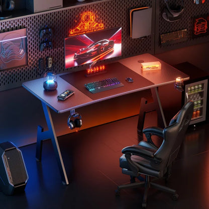 Gaming-Schreibtisch mit Carbon